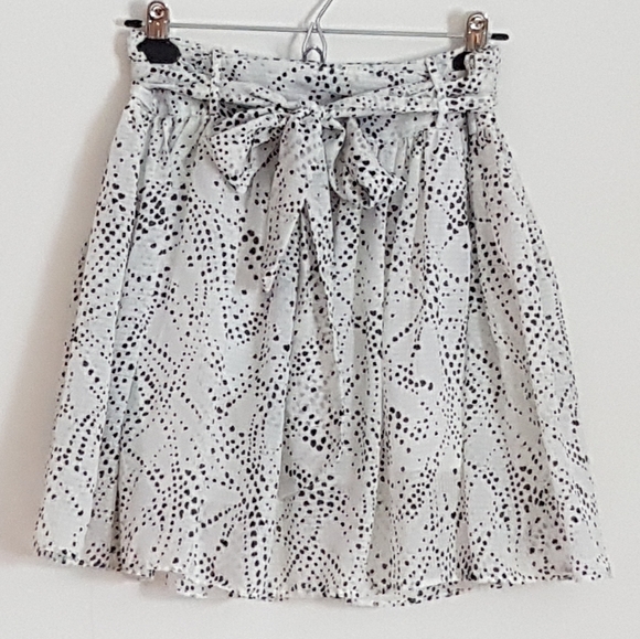 Love21 White and Black Patterned Skirt - Picture 2 of 4